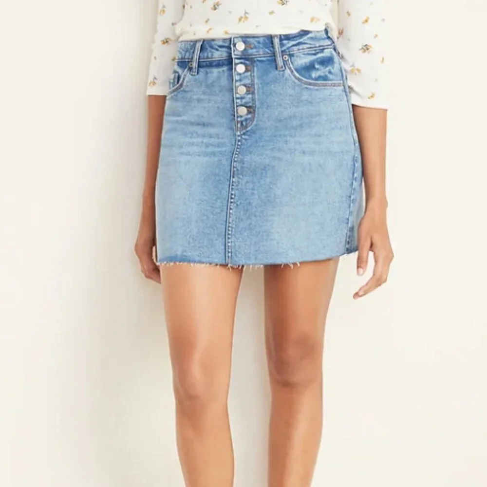 Old Navy Blue High-Waisted Button-Fly Frayed-Hem Jean Denim Mini Skirt Size 6 - Picture 5 of 6